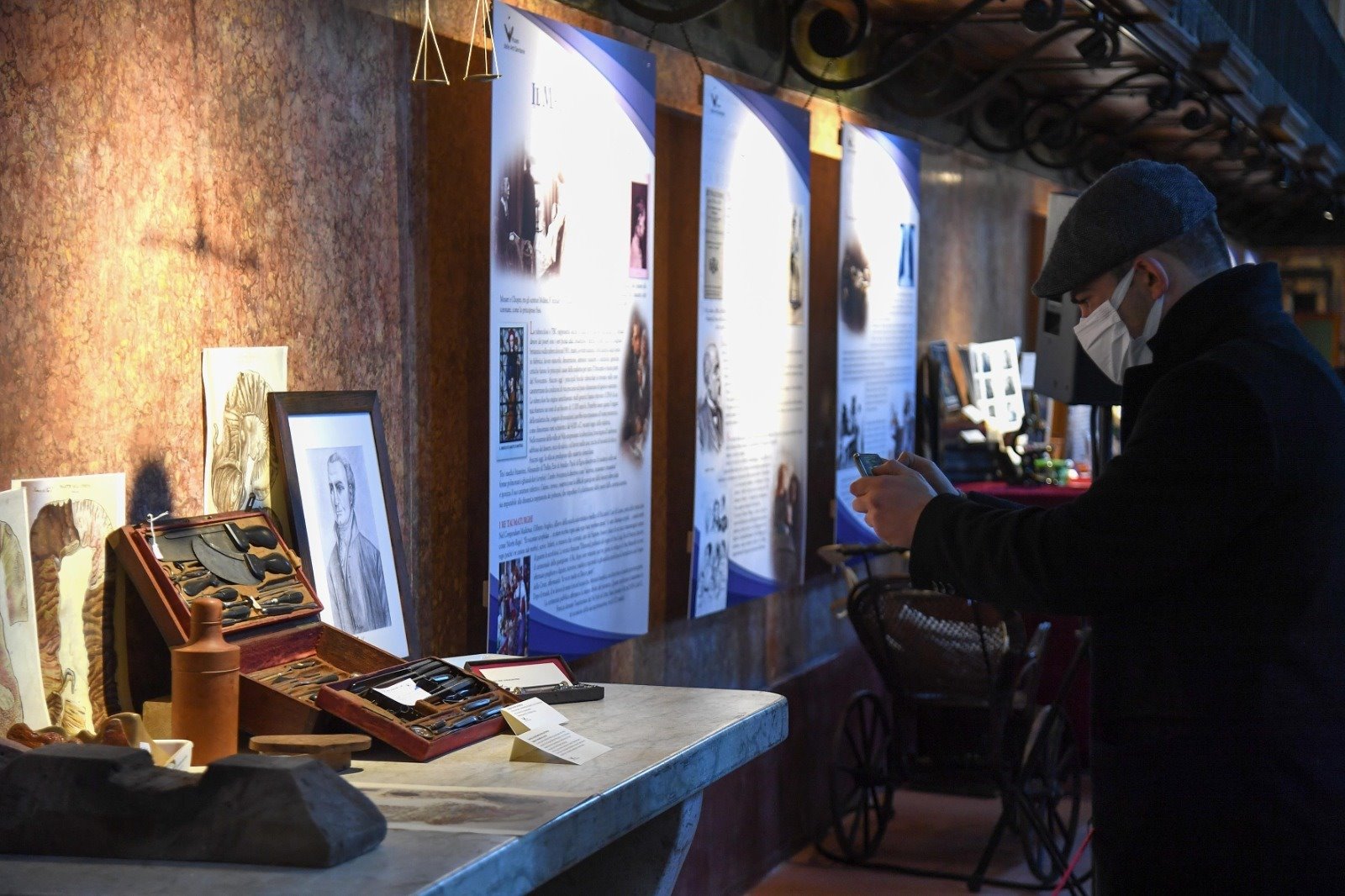 Il Vescovado Dal Vaiolo Al Covid A Napoli Inaugurata La Mostra