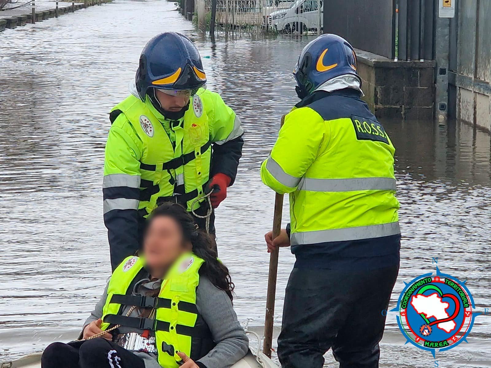 Il Vescovado Pompei Esonda Il Fiume Sarno Intervento Dei Vigili Del