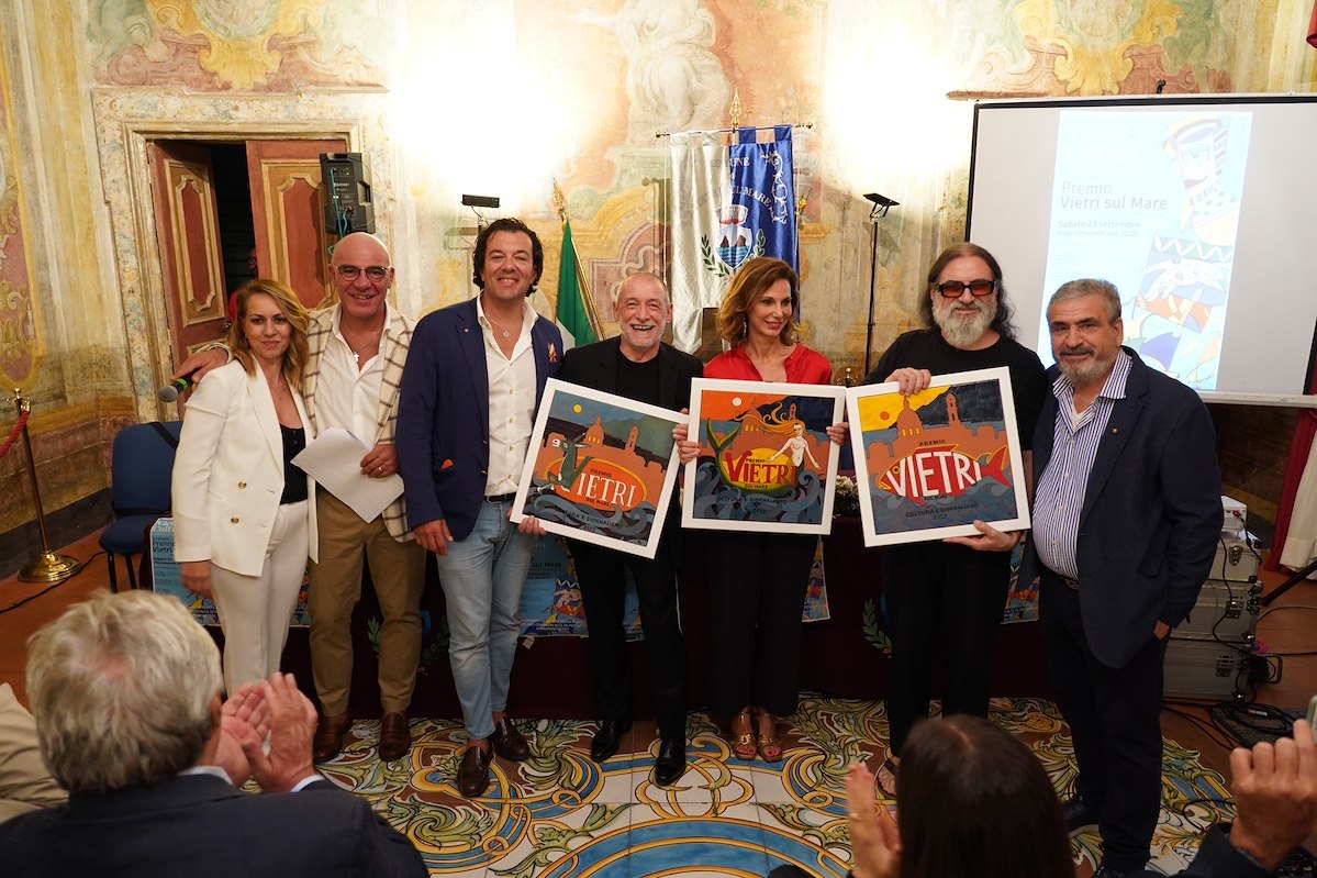 Il Vescovado Premio Vietri Sul Mare Aneddoti E Cultura Con Laura