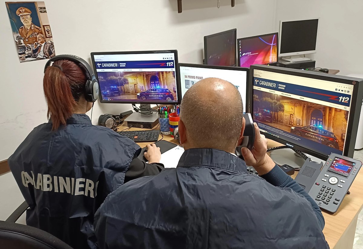 Il Vescovado Spaccia Droga Via Web Enne Arrestato Dai Carabinieri