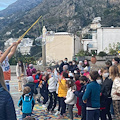 A Praiano è arrivato Babbo Natale con la sua slitta e tanti giochi per i bambini