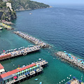 A Sorrento i residenti pagano la metà negli stabilimenti balneari, gratuita spiaggia di San Francesco