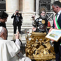 Agerola, la statua di Sant'Antonio Abate da Papa Francesco per la benedizione: emozione e fede in Piazza San Pietro