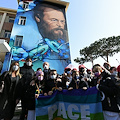 All'Istituto "Righi" di Fuorigrotta inaugurato il murales di Jorit che raffigura Dostoevskij in simbolo di pace