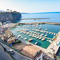 Ambiente: difesa del mare, pulizia al porto di Sorrento