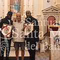 Atrani. Finite le riprese al Santuario di Santa Maria del Bando, Denzel Washington riceve un gradito omaggio /foto