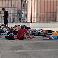 Atrani: si accampano all’ombra della Collegiata, allontanati dai vigili urbani