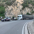 Autocarro in panne sull’Amalfitana, disagi per la circolazione