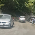 Brutto incidente sulla Ravello-Chiunzi, coinvolti tre veicoli. Ferito un ciclista [FOTO]