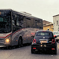 Bus parte affollato da Amalfi, donna si sente male. Soccorsa dall’ambulanza a Minori