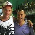 Clementino in Costa d'Amalfi: pranzo alla Tonnarella ed è subito festa e risate /FOTO e VIDEO