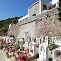 Commemorazione dei Defunti, orari apertura e Sante Messe al Cimitero di Praiano