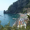 Controlli alle spiagge di Positano: a Fornillo scoperto lavoratore a nero