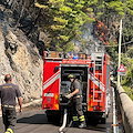 Costa d'Amalfi nella morsa dei piromani: nuovo incendio Maiori, stavolta a Capo d’Orso. Strada Statale chiusa [FOTO e VIDEO]