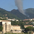 Costa d’Amalfi ostaggio dei piromani: bruciano le montagne di Scala [FOTO]