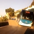 Cumulo di ghiaia sull’Amalfitana, difficoltà per transito bus [FOTO -VIDEO]