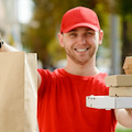 Da oggi via libera a cibi a domicilio: ecco le attività di delivery in Costa d’Amalfi