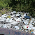 Discarica a cielo aperto sulla Sp2, un vergognoso biglietto da visita per la Costiera Amalfitana [FOTO]