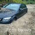 Frana Ravello-Chiunzi, auto turisti stranieri si impantana nella colata di pomice /FOTO