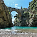 Furore, scoperto a fittare ombrelloni e sdraio sulla spiaggia senza autorizzazione