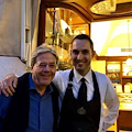 Gentiloni in piazza ad Amalfi: dolce sosta da Pansa prima di cena [FOTO]