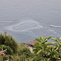 Grossa chiazza di carburante nel mare di Amalfi [FOTO]