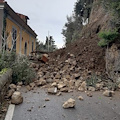 Grossa frana sulla 163 a Vettica di Amalfi: la Costiera è isolata [FOTO-VIDEO]