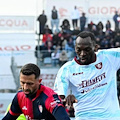 I granata salutano virtualmente la serie A: Salernitana mortificata anche a Cagliari. Finisce 4-2