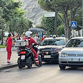 In bici elettrica sul lungomare di Maiori, investe bambina e le procura ferita alla gamba. Aggredito dai parenti /FOTO