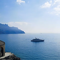 In Costiera Amalfitana tornano gli yacht di lusso: ad Atrani c'è il maestoso "RoMa"