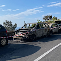 Incendio a Positano, auto in fiamme alla Garitta / FOTO-VIDEO 