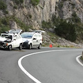 Incidente a Capo d'Orso: vecchia Panda contro guard rail, in due in ospedale /FOTO