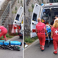 Incidente a Tramonti: auto frena per evitare un gatto, conducente scooter finisce al suolo