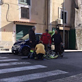 Maiori: lo sportello dell'auto si apre d'improvviso, 18enne ciclista di Pompei in ospedale [FOTO]