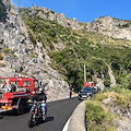 Maiori, nuovo incendio in località Capo d'Orso. Vigili del Fuoco, Protezione Civile e Forestale sul posto [FOTO e VIDEO]