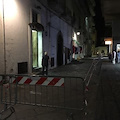 Maiori, piovono calcinacci in Via Casa Mannini: strada chiusa, commercianti inferociti /FOTO