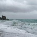 Maltempo, prorogata di 12 ore allerta arancione in Costa d'Amalfi: previsti venti forti e mareggiate 