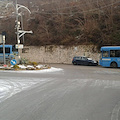 Masso e ghiaccio sulla provinciale a Corbara, 5 pullman SITA bloccati al Valico da un'ora [FOTO]