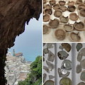 Meraviglia ad Atrani: nelle grotte di Masaniello scoperte 50 antiche lucerne [FOTO]