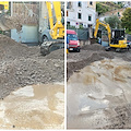 Minori, terra e pietre sulla strada per Villamena: in azione mezzi meccanici [FOTO]