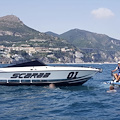 Motoscafo in avaria nel mare di Cetara, intervengono gli acquascooter della Polizia [FOTO]