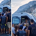 Navetta Amalfi-Ravello presa d’assalto: residenti e turisti sono stanchi dei disservizi del trasporto pubblico