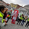 Ncc in piazza Napoli con gilet gialli