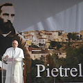 Papa Francesco a Pietrelcina: «Padre Pio ha stupito il mondo»