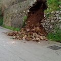 Piogge: smottamento su strada a Tramonti, si raccomanda prudenza [FOTO]