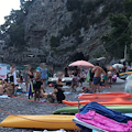 Positano, controlli serrati alla balneazione: sfollate Spiaggia Grande e arenile di Fornillo [FOTO]