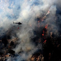 Positano in fiamme, a Montepertuso minacciato deposito di bombole gas