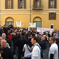 Protesta Naspi, pochi i 400 della Costiera. Rappresentante Amalfi non entra a ‘Palazzo’ perché senza cravatta