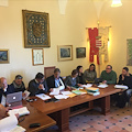 Ravello: Consiglio Comunale comincia in ritardo, Vuilleumier e Mansi abbandonano aula [FOTO]