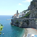 Ravello nel Cuore contesta occupazione spiaggia libera di Castiglione e gavitelle a Marmorata